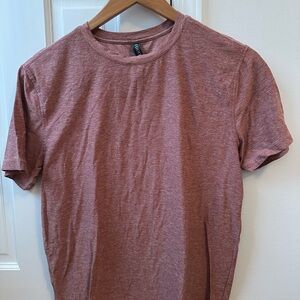 Vuori Heathered Red Short Sleeve Tee